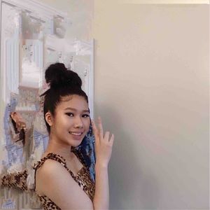 Meet your Posher, Elaine